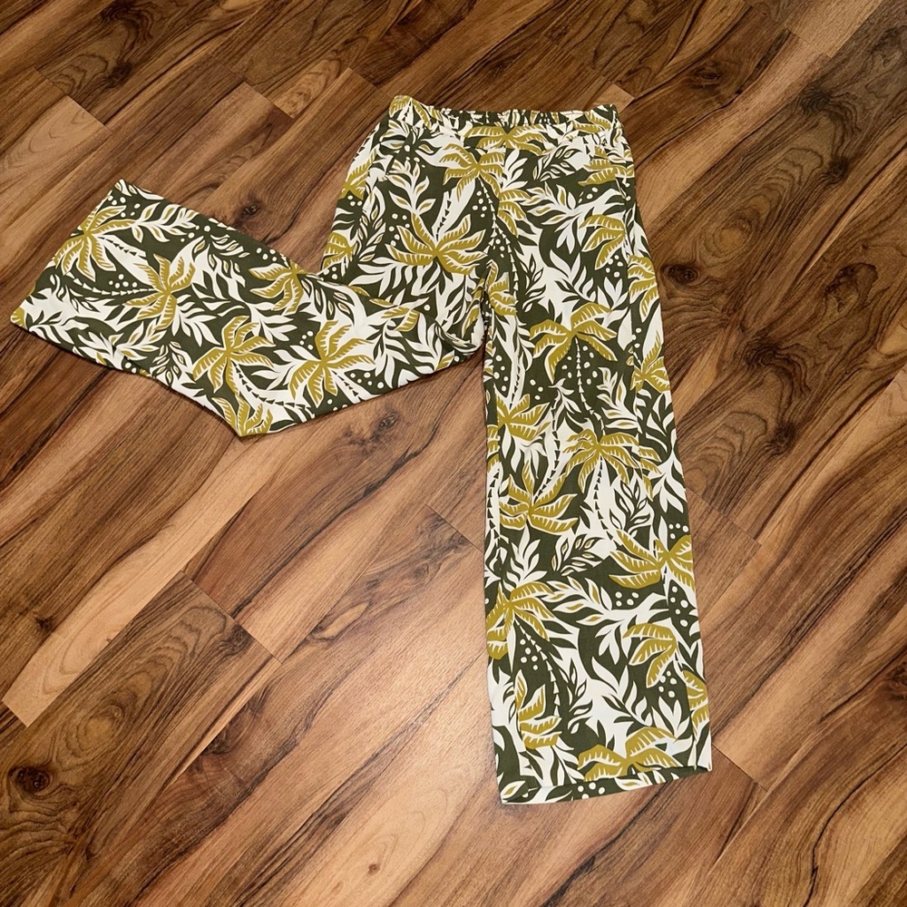 Old Navy High-Waisted Playa Wide-Leg Pants | Medium | NWOT